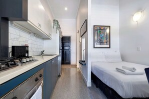 1 quarto, acesso à internet, roupa de cama