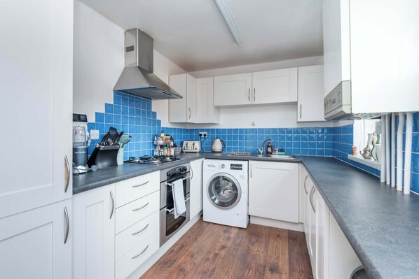 Fridge, oven, stovetop, toaster