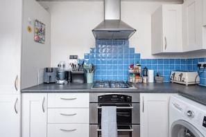 Fridge, oven, stovetop, toaster