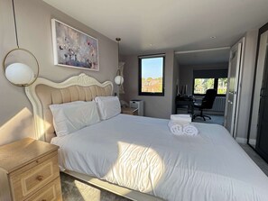 Unclassified image, 3 of 21, button