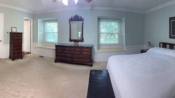 7 bedrooms, iron/ironing board, internet, bed sheets