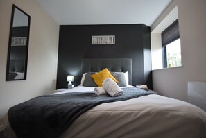 Room - Sandringham Ground Floor Apt | Dbl Bed & Parking (Greater Manchester)