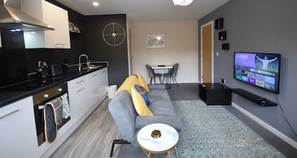 Sandringham Ground Floor Apt | Dbl Bed & Parking