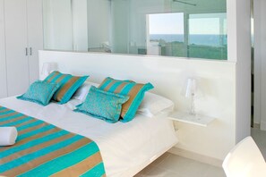 5 bedrooms, iron/ironing board, internet, bed sheets