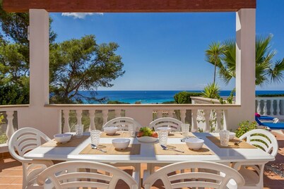 Villa Bonita - Four Bedroom Villa, Sleeps 8