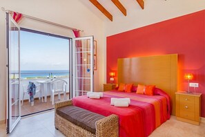 4 bedrooms, iron/ironing board, Internet, bed sheets