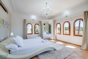 4 Schlafzimmer, Bügeleisen/Bügelbrett, Bettwäsche