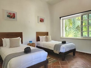 4 chambres, fer et planche à repasser, Wi-Fi, draps fournis