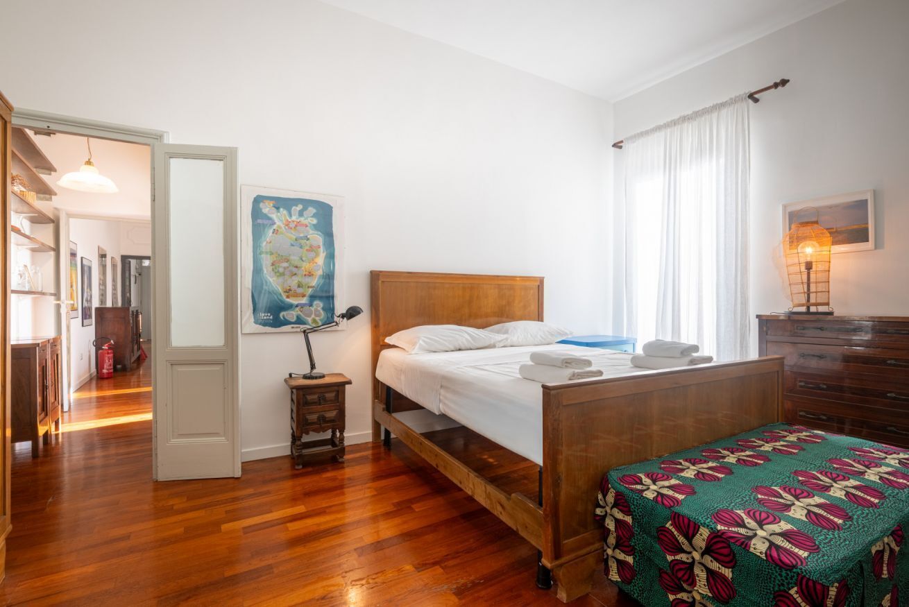 3 chambres, fer et planche à repasser