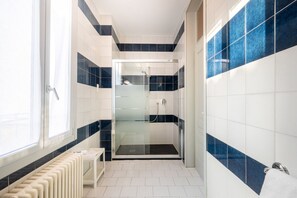 Dusch, bidé och handdukar