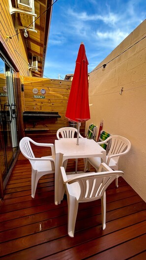 Studio | Outdoor dining