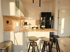 Fridge, microwave, oven, stovetop