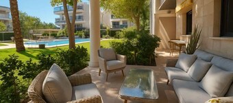 Garden Getaway & Pool | Royal Park| By SweetyGuest