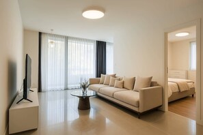 テレビ、書斎 / ワークスペース