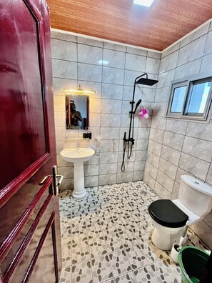 Bruser, bidet, Toiletpapir