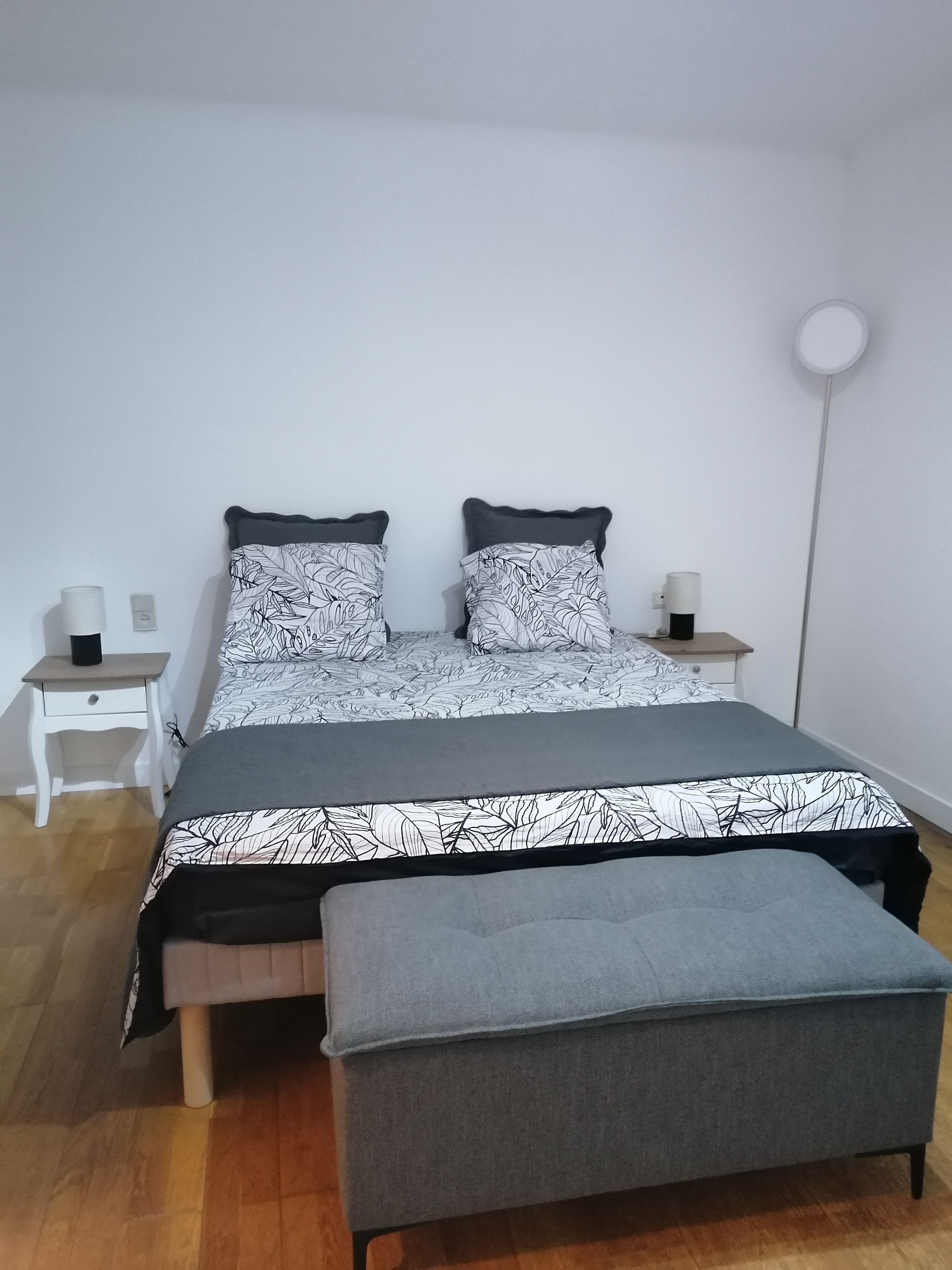 4 chambres, fer et planche à repasser, lit parapluie, draps fournis