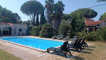 Piscine couverte, piscine extérieure