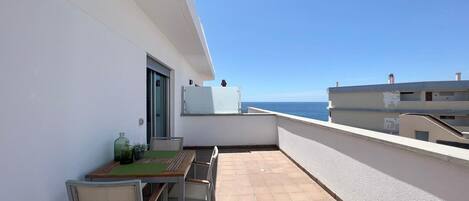 屋外ダイニングエリア