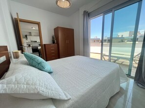 1 غرفة نوم ومكواة/لوح كي وواي فاي وملاءات أسرّة