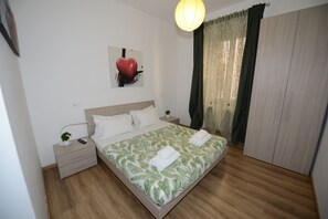 3 bedrooms, desk, iron/ironing board, travel crib - Rome Vatican Center Apartment. Ideal for for groups or families (Roma)
