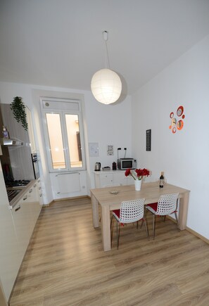 Dining - Rome Vatican Center Apartment. Ideal for for groups or families (Roma)