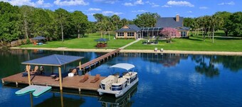Lakefront Paradise Heated Pool Boat Dock & Fishing