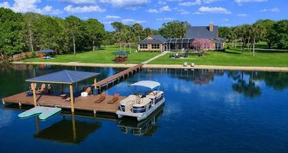 Lakefront Paradise Heated Pool Boat Dock & Fishing