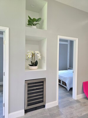 5 bedrooms, WiFi, bed sheets, wheelchair access