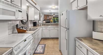 Water's Edge Hideaway – 6ppl