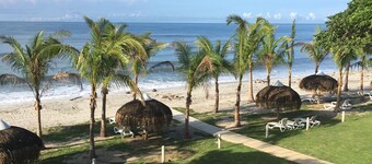 Charming 2-bedroom condo in perfect Punta Chame with AC Enjoy White Sands