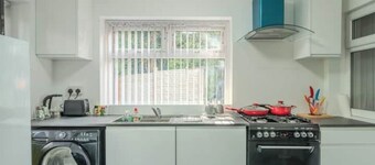 Modern Stay Near City & Park - 1+ Night Stays