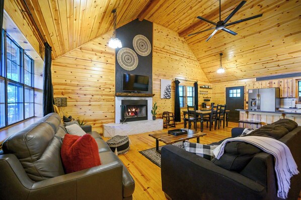 TV, fireplace, offices