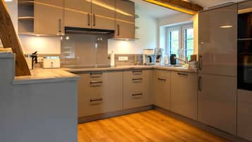 Micro-ondas, fogão, cooktop, lava-louças