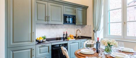 Fridge, microwave, oven, dishwasher
