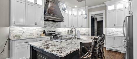 Mikrobølgeovn, ovn og kokeplater