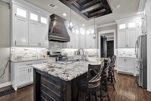 Book your next weekend getaway or family gatherings here!!