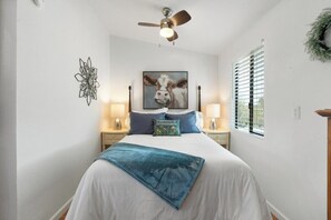 2 chambres, fer et planche à repasser, accès au Wi-Fi (inclus)