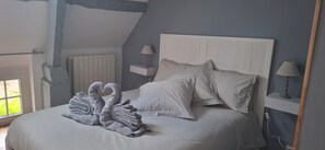 5 bedrooms, WiFi, bed sheets - Gîte La Cauvignyere (Mézidon Vallée d'Auge)