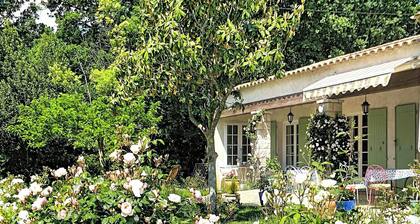 Charming 3-bedroom house in serene Seillans with AC, swimming pool,