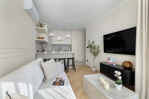 Televisión y oficina 