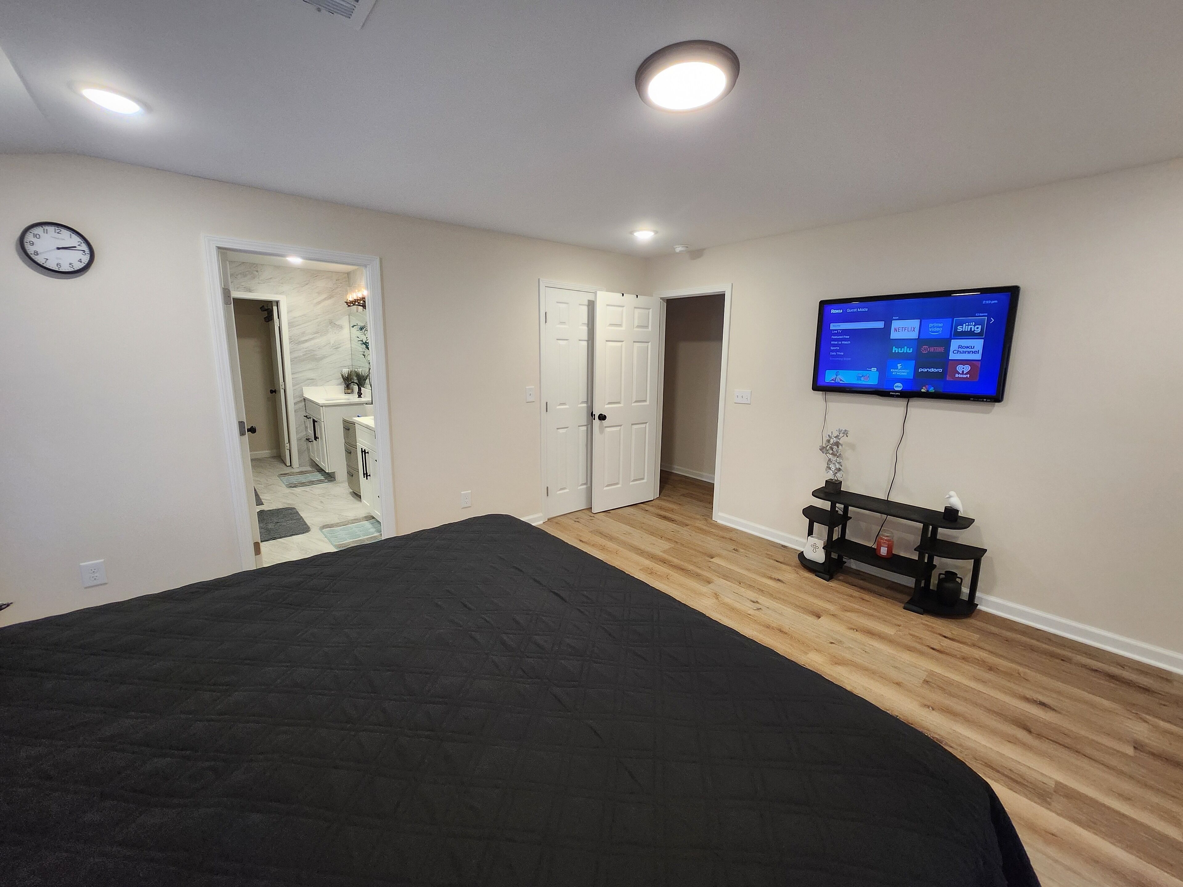 4 dormitoris, escriptori, planxa i posts de planxar i wifi gratuïta 