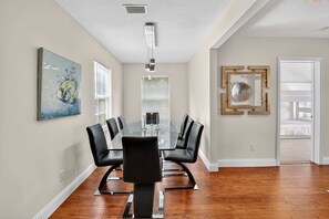 Dining - Southern Comfort - For 6 Guests (Delray Beach)