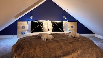 1 bedroom, iron/ironing board, internet, bed sheets