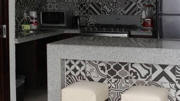 Fridge, microwave, oven, coffee/tea maker
