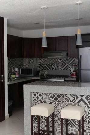 Fridge, microwave, oven, coffee/tea maker
