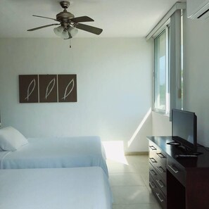 4 bedrooms, iron/ironing board, WiFi, bed sheets