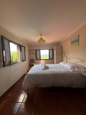 3 bedrooms, WiFi, bed sheets