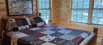 Log Cabin on Serene Goshorn Lake, Minutes From Vibrant Saugatuck & Douglas