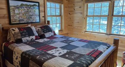 Log Cabin on Serene Goshorn Lake, Minutes From Vibrant Saugatuck & Douglas