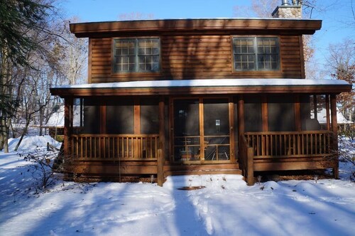 Log Cabin on Serene Goshorn Lake, Minutes From Vibrant Saugatuck & Douglas